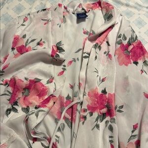 Apt. 9 White and Pink Satin Robe